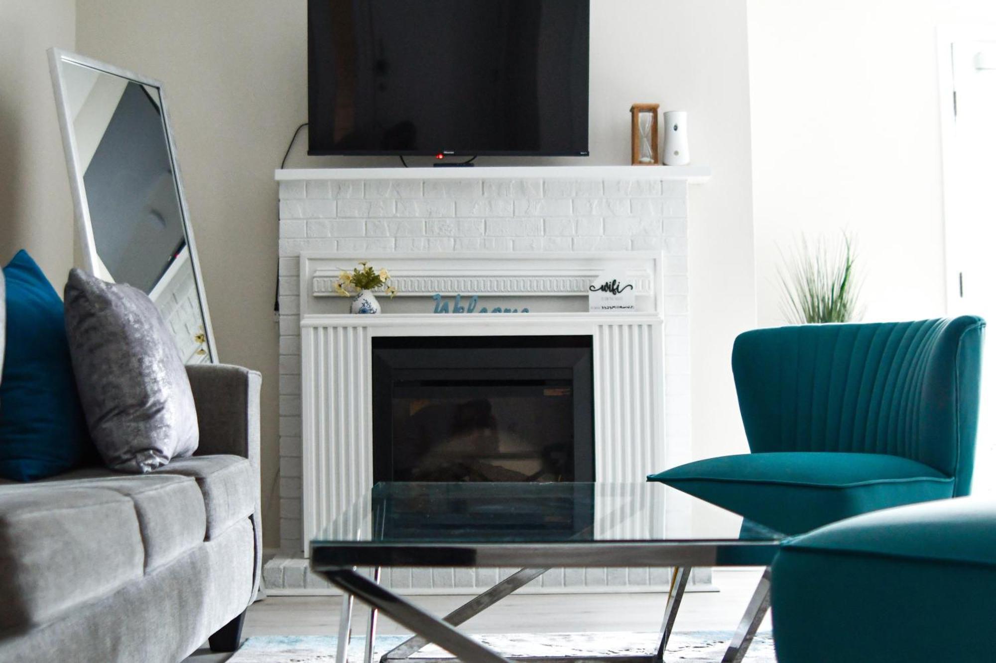 Serene Condo W/ Led Lights In Heart Of Raleigh Exterior photo